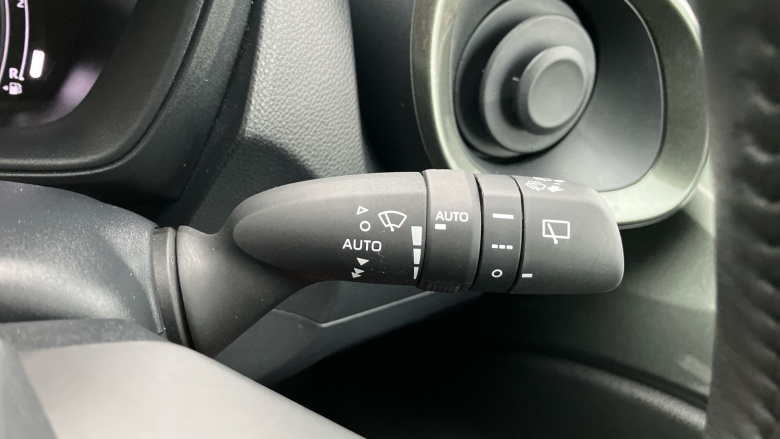 Toyota Aygo X 1.0 VVT-i Edge 5dr Petrol Hatchback